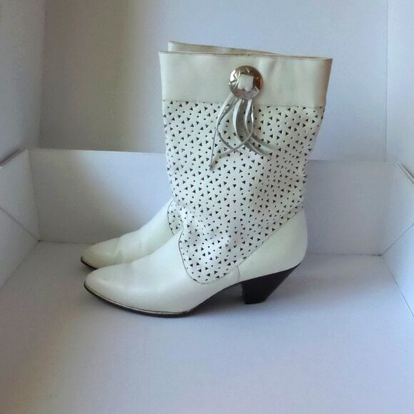 Westies Shoes - White leather western boots